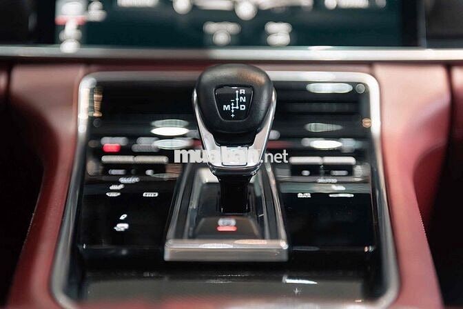 LONG ANH AUTO về Porsche Panamera 4Executive 2017