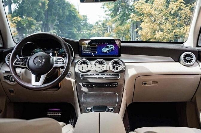 GLC200 4Matic Sx 2020 . Đen - Kem . Giá : 1ty1xxtr