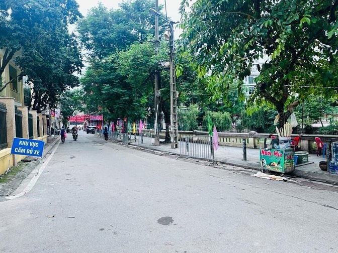 Hàng Hiếm - Bán nhà Ngõ 68 Cầu giấy - 10M ra ô tô tránh - cực đẹp 