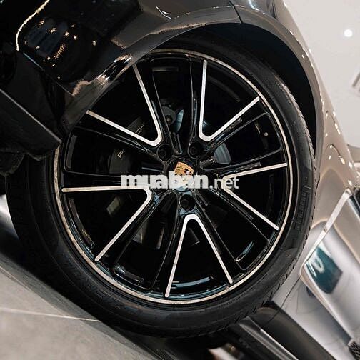 LONG ANH AUTO về Porsche Panamera 4Executive 2017