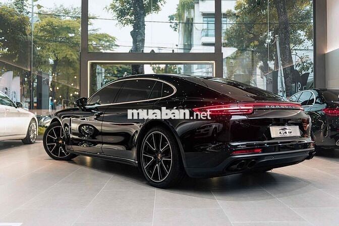 LONG ANH AUTO về Porsche Panamera 4Executive 2017