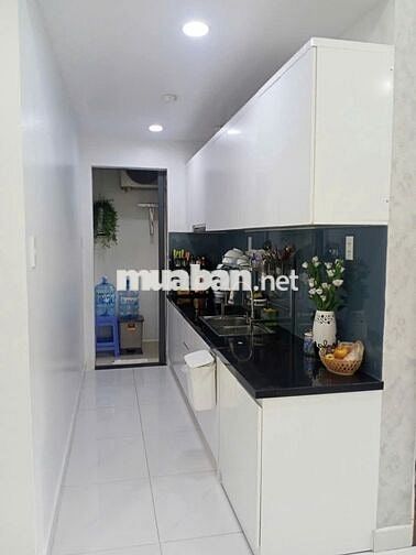 Em Phúc chuyên cho thuê Green river 2pn 2wc đầy đủ nội thất, kế Q5,10.