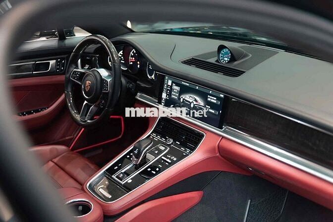 LONG ANH AUTO về Porsche Panamera 4Executive 2017
