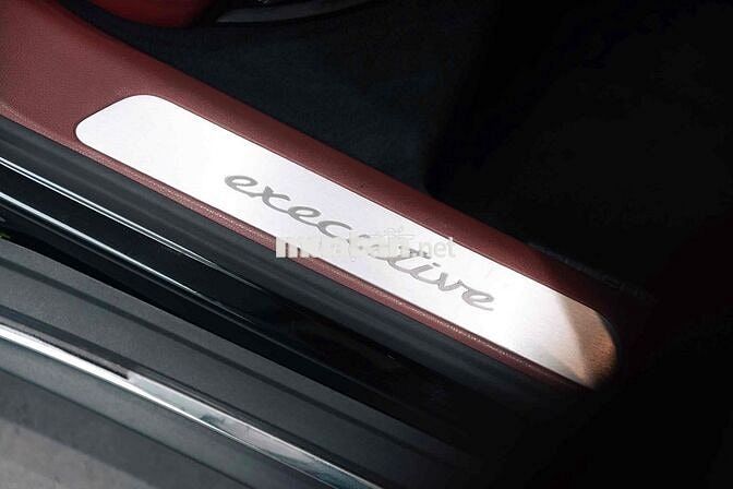 LONG ANH AUTO về Porsche Panamera 4Executive 2017