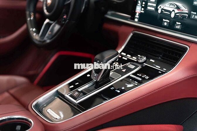 LONG ANH AUTO về Porsche Panamera 4Executive 2017