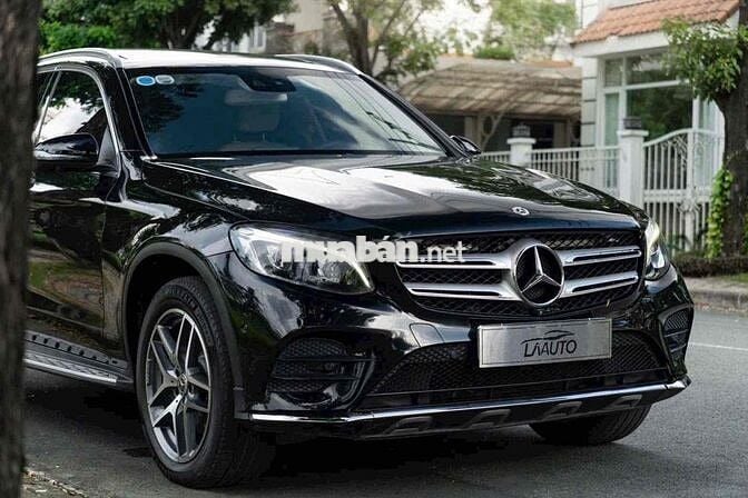 GLC300 4Matic Sx 2017 . Đen - Kem . Giá : 8xxtr