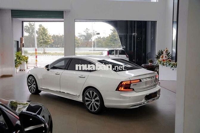 Volvo S90 LWB Ultimate B6 AWD siêu lướt 12.800km