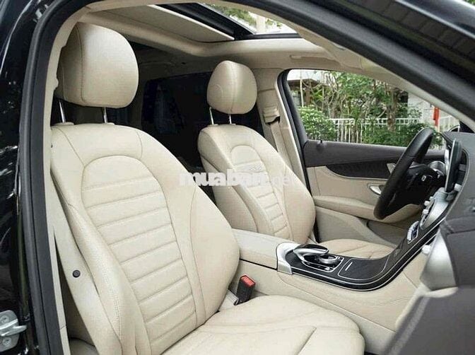 GLC300 4Matic Sx 2017 . Đen - Kem . Giá : 8xxtr