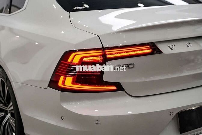 Volvo S90 LWB Ultimate B6 AWD siêu lướt 12.800km