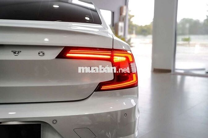 Volvo S90 LWB Ultimate B6 AWD siêu lướt 12.800km