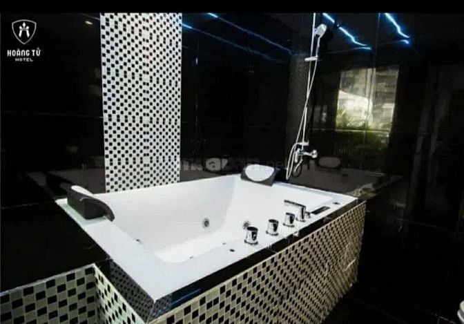 Siêu Phẩm Khách Sạn, Biệt Thự Mỹ Đình, 196m, 5 tầng, mt 11.2m, 78.5 tỷ