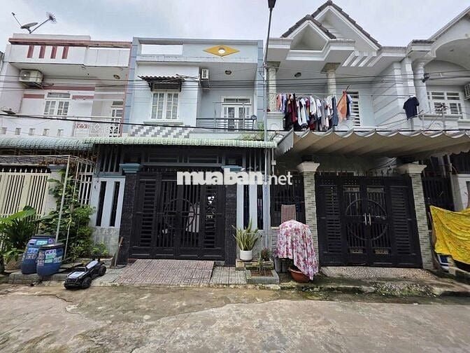 Nhà phố gần chợ Dĩ An 1, phường Tân Đông Hiệp, TP Dĩ An.