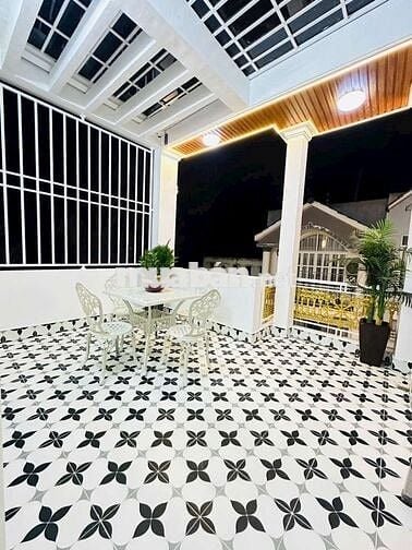 NHÀ MỚI-3 TẦNG-VỊ TRÍ ĐẮC ĐỊA-HẺM XE HƠI THÔNG-KHO A-NHÀ BE-CHỈ 6,95TI