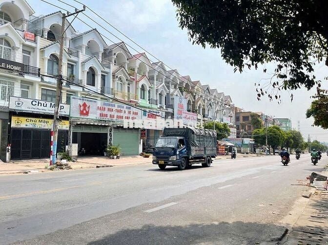 Nhà phố kdc Phú Hồng Thịnh gần làng đại học quốc gia Tphcm