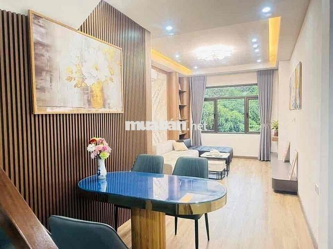 HOÀNG QUỐC VIỆT – VỈA HÈ RỘNG – KINH DOANH – Ở SƯỚNG