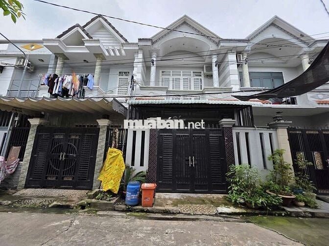 Nhà phố gần chợ Dĩ An 1, phường Tân Đông Hiệp, TP Dĩ An.