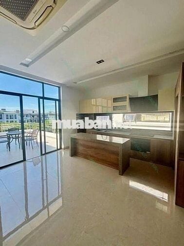 CĂN HỘ 3PN 3WC 100M2 NGAY BIỂN FULL NỘI THẤT BAN CỒNG RỘNG