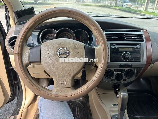 Nissan Grand Livina 2010 Đen