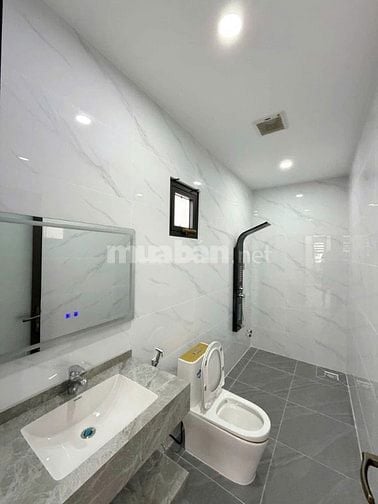 NGỘP NGÂN HÀNG NÊN CHỦ GỬI BÁN GẤP CĂN NHÀ LẦU  MỚI HOÀN THIỆN 100M2 C