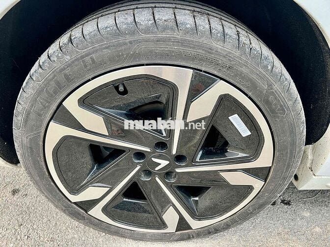 VF9 2023 Plus 6 ghế trần kính MUA PIN SDI