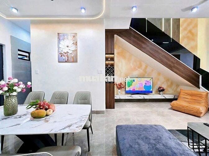 CHO THUÊ NHÀ NGUYÊN CĂN 3PN 4WC GẦN BIỂN, GẦN TRƯỜNG HỌC