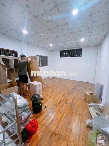 Cho thuê nhà sạch sẽ (1PN,có 1c máy lạnh), ngay Đền Thánh Martin,