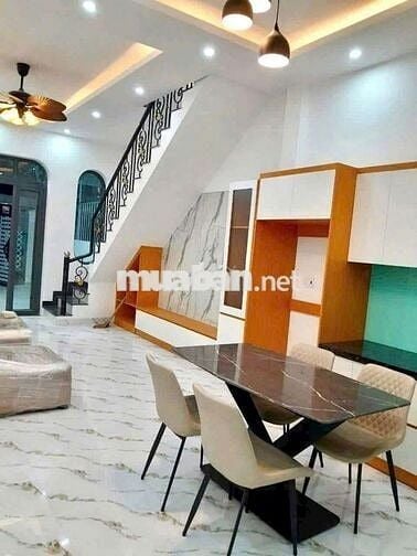 Cho thuê nhà trệt lầu 4pn cách Lê HỒNG Phong 100m