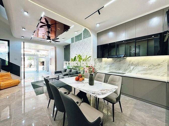 CHO THUÊ NHÀ NGUYÊN CĂN 3PN 4WC GẦN BIỂN, GẦN TRƯỜNG HỌC