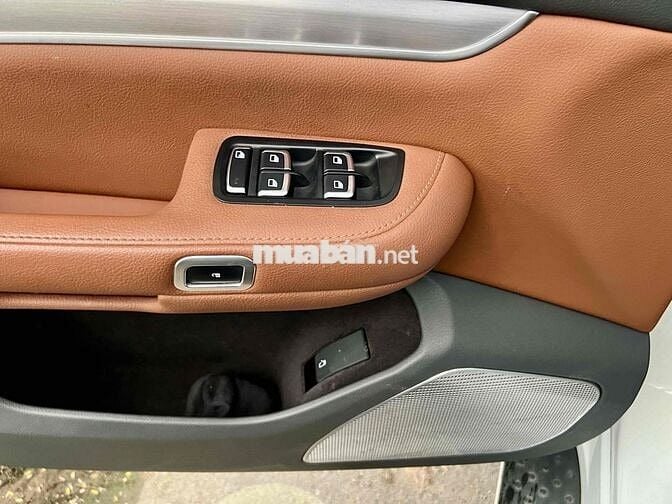 VF9 2023 Plus 6 ghế trần kính MUA PIN SDI