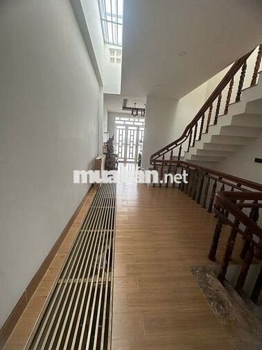 CHO THUÊ NHÀ 3 TẦNG 4PN SÂN OTO - HẺM XE TẢI - TRƯỜNG THỌ. THỦ ĐỨC