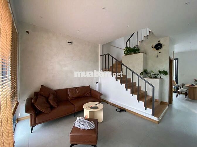 Nhà mới hẻm xe hơi ở Phước kiển dt 8x10 xd 1 lầu 3pn  1 tum