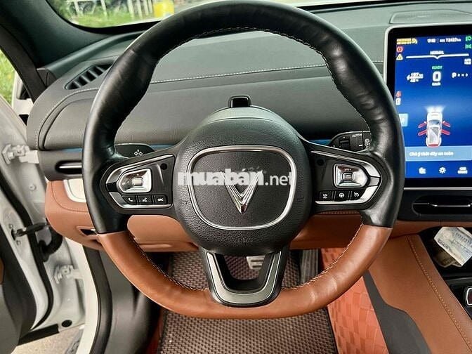 VF9 2023 Plus 6 ghế trần kính MUA PIN SDI