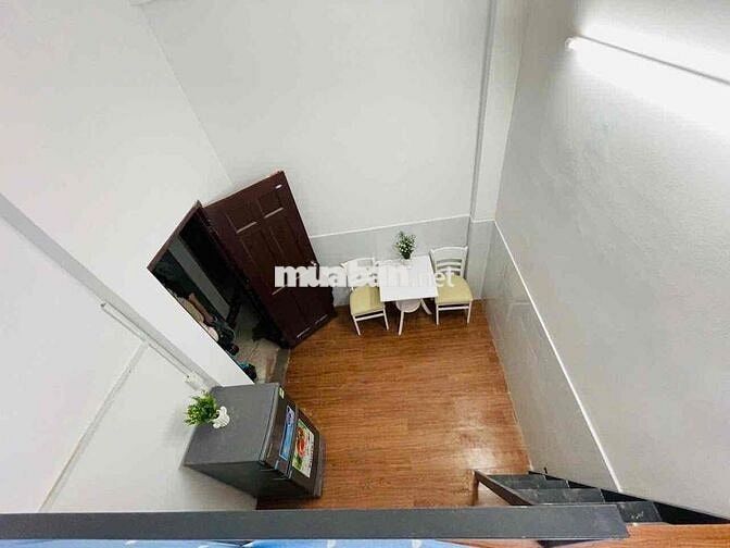 Duplex full nội thất siêu đẹp nằm gần cầu nguyên văn cừ quận 1