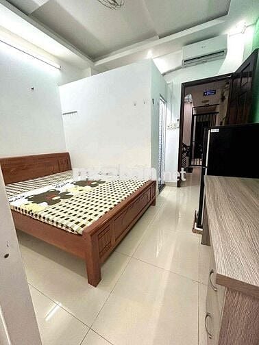 Studio full nội thất ban công siêu thoáng  nằm ngay mặt đường cầu nvc