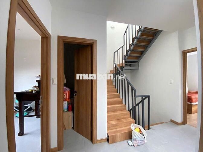 Nhà mới hẻm xe hơi ở Phước kiển dt 8x10 xd 1 lầu 3pn  1 tum