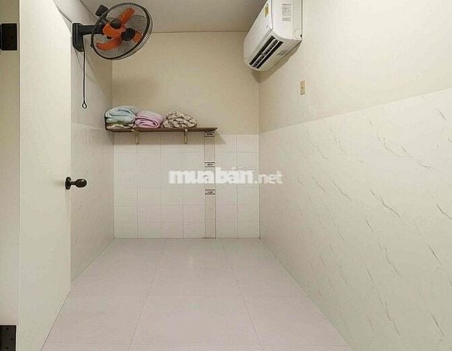 phòng nhỏ 1 người ở có máy lạnh & nội thất