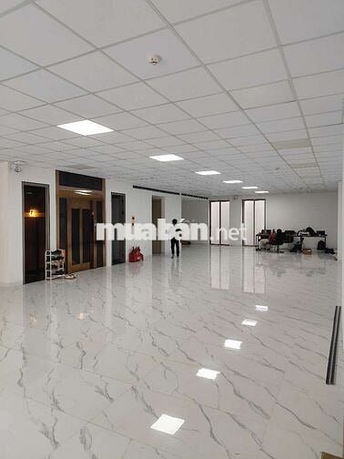 Cho thuê văn phòng 160m², 23tr tại mặt đường Nguyễn xiển, Thanh Xuân