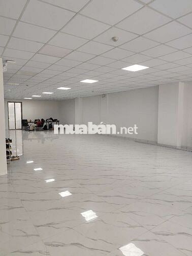 Cho thuê văn phòng 160m², 23tr tại mặt đường Nguyễn xiển, Thanh Xuân