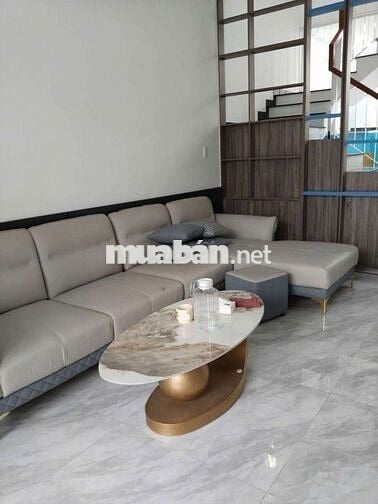 Cho thuê nhà nguyên căn￼: Nhà mới 2 tầng 3 phòng ngủ