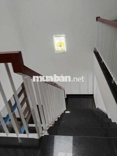 Cho thuê nhà nguyên căn￼: Nhà mới 2 tầng 3 phòng ngủ