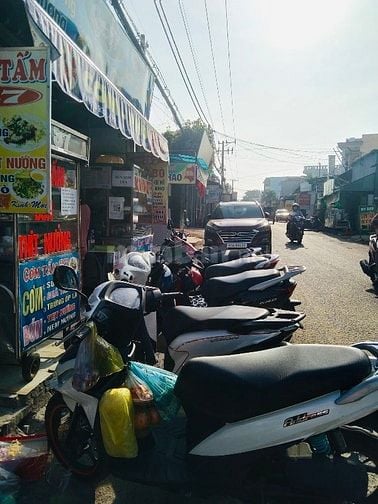 BÁN GẤP NHÀ MẶT TIỀN KINH DOANH SẦM UẤT