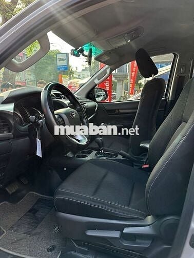 Toyota Hilux 2024 2.4 4x2 AT, xe như mới