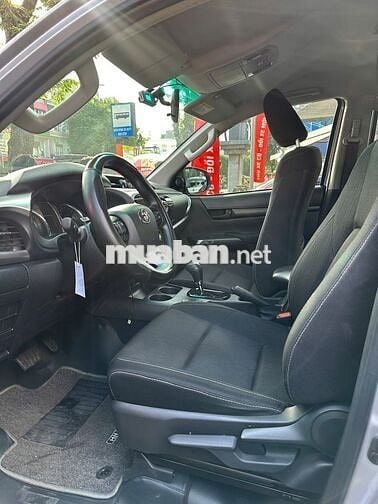 Toyota Hilux 2024 2.4 4x2 AT, xe như mới