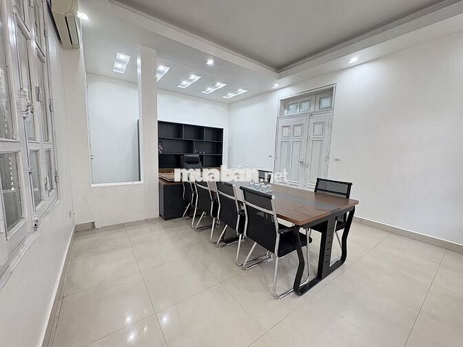 Cho thuê Biệt thự Vườn Đào 50 triệu, 170m, 6PN 4WC view đẹp tại Tây Hồ