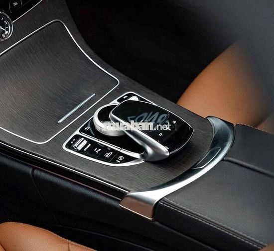 Mercedes C300 AMG 2021 - 27000 km - Xanh/Nâu