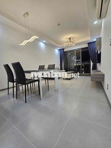 Căn hộ view hồ bơi cần tìm chủ mới