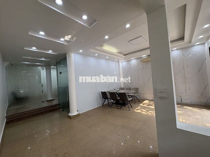 Cho thuê Biệt thự Vườn Đào 50 triệu, 170m, 6PN 4WC view đẹp tại Tây Hồ