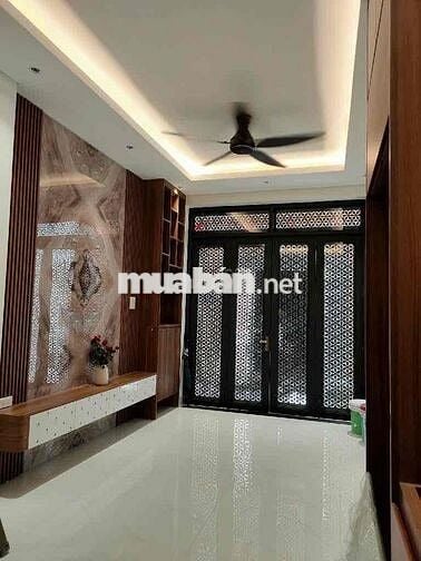 Nhà đẹp trung tâm Thạch Bàn cạnh Uỷ Ban Phường . Aeon cầu Vĩnh Tuy