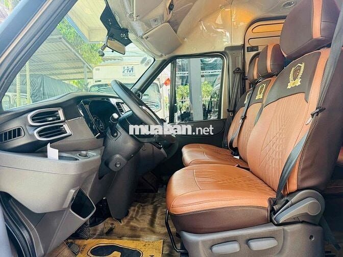 Transit 16c 2023 lên full option - trả trước 350tr