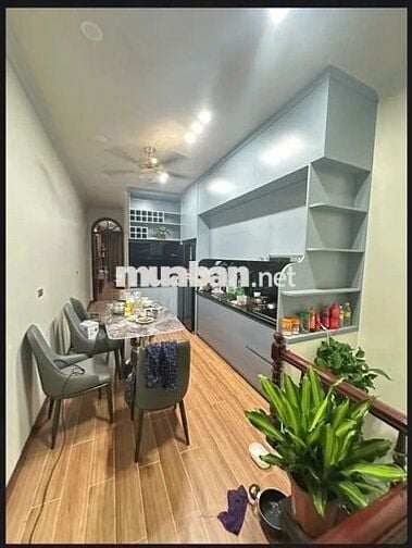 Tôi cần bán nhà mặt phố Cầu Giấy, nhà 5tầng full nội thất.